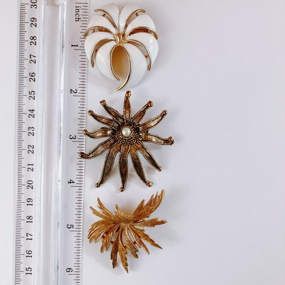 VTG Lot 3 Mid Century Modernist Abstract Gold Tone Enamel Brooches 1960s 70s - Picture 9 of 10